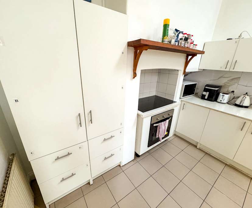 $350, Share-house, 6 bathrooms, St Kilda VIC 3182