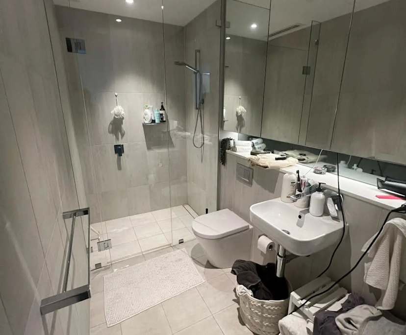 Unfurnished room with own bathroom