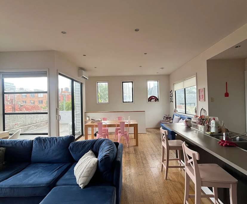 Unfurnished room in a flatshare