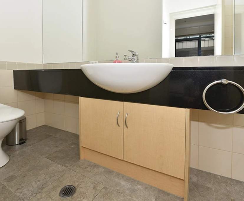 $499, 1-bed, 1 bathroom, Melbourne VIC 3000