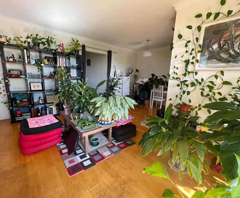 Furnished room in a flatshare