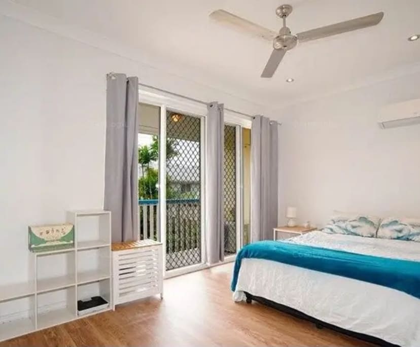 Furnished room in a share house
