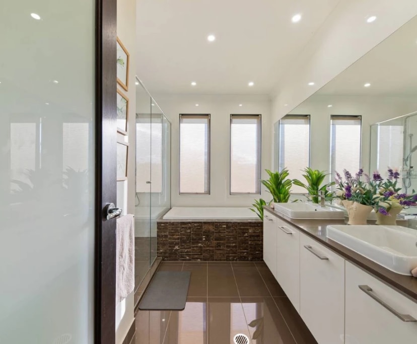 Room in a share house
