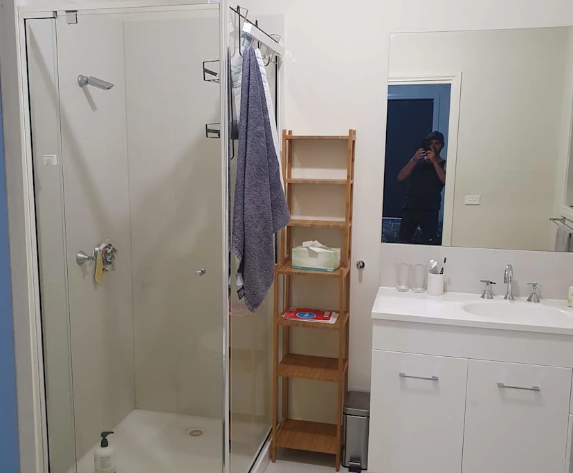 $260, Share-house, 3 bathrooms, Gisborne VIC 3437