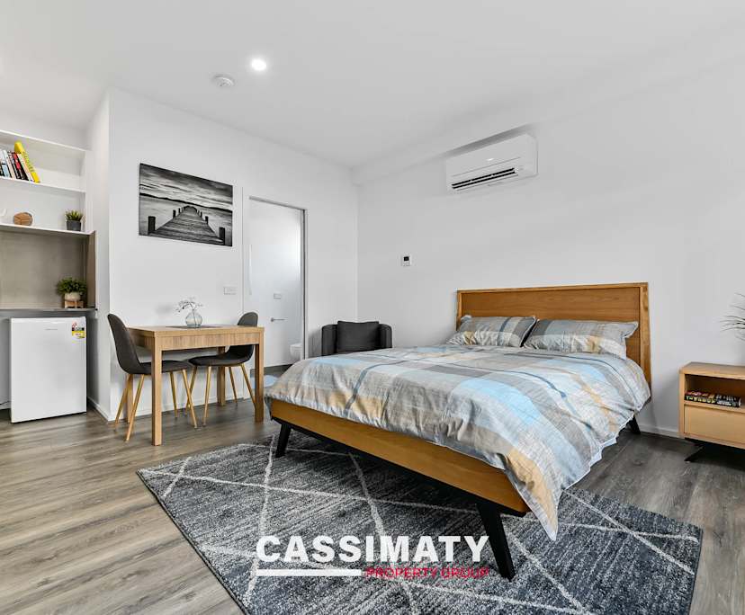 Furnished room with own bathroom