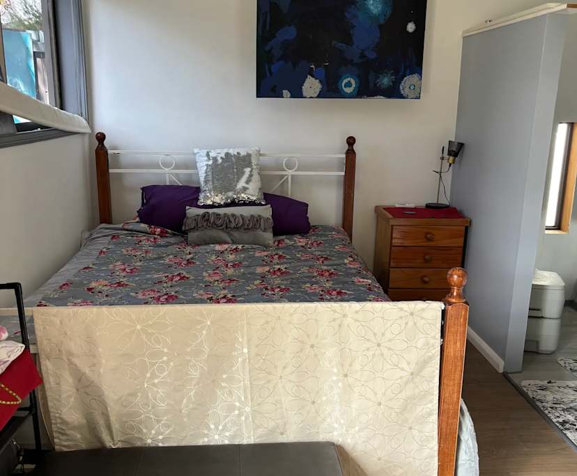 Furnished room granny flat for rent