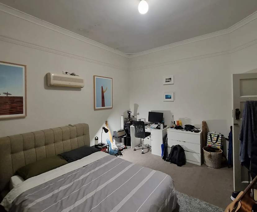 Room in a share house