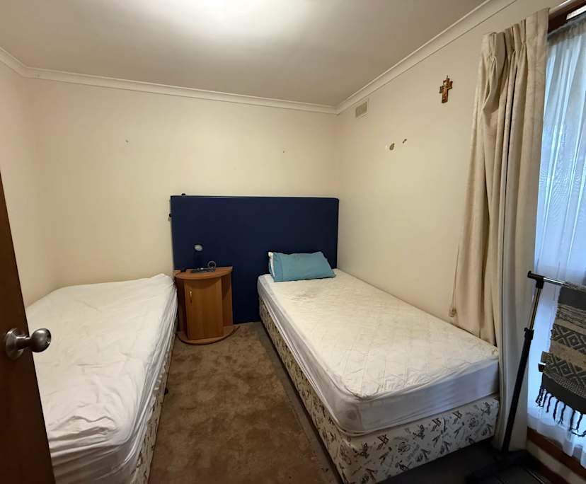 $180, Share-house, 3 bathrooms, Kialla West VIC 3631