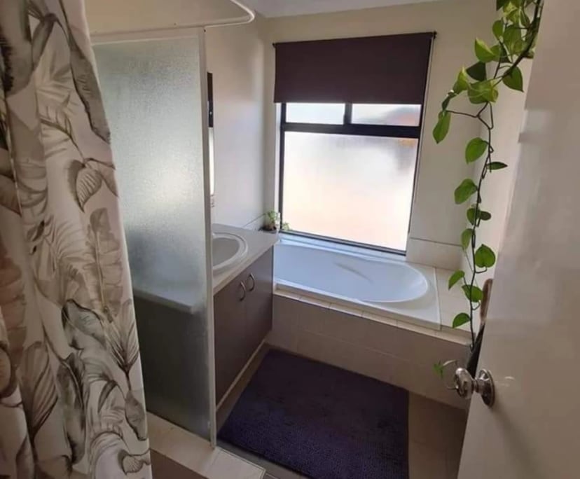 Room in a share house