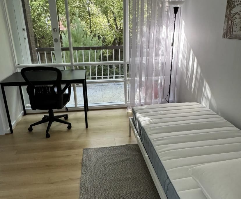 Furnished room in a flatshare