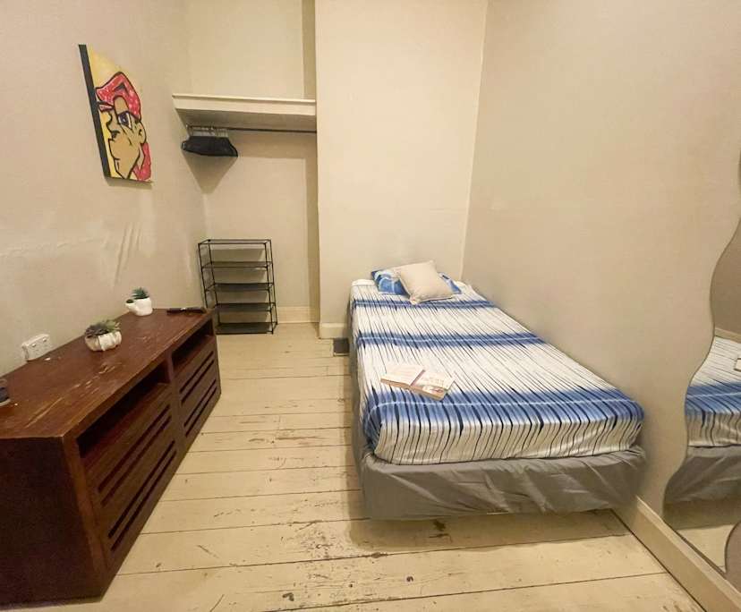 $350, Share-house, 6 bathrooms, Elwood VIC 3184