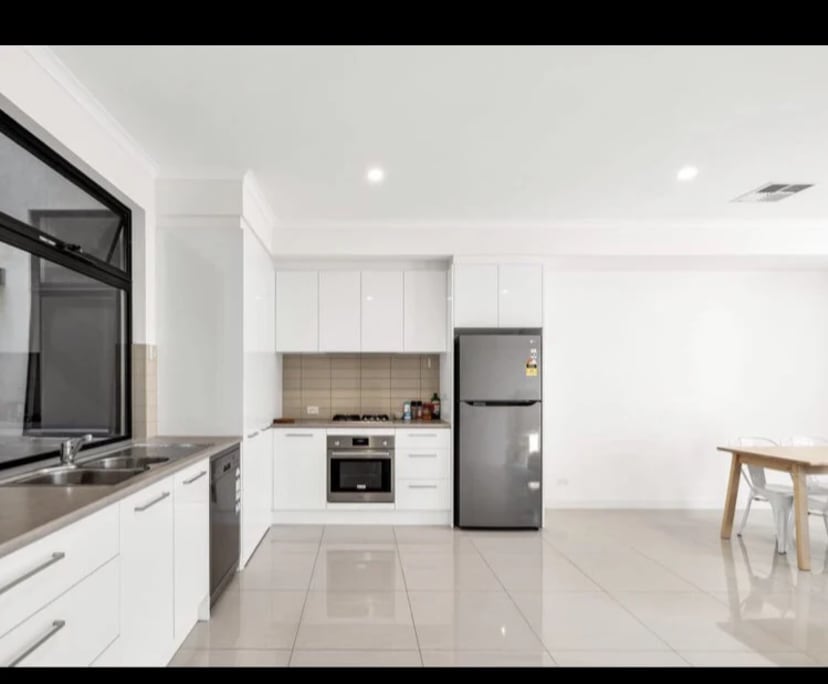 Room in a share house