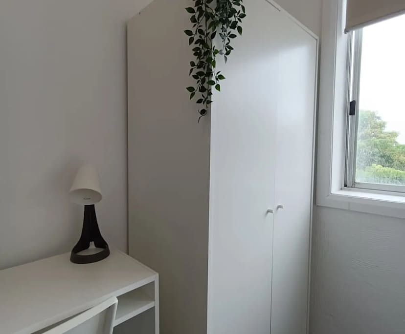 $350, Share-house, 3 bathrooms, Freshwater NSW 2096