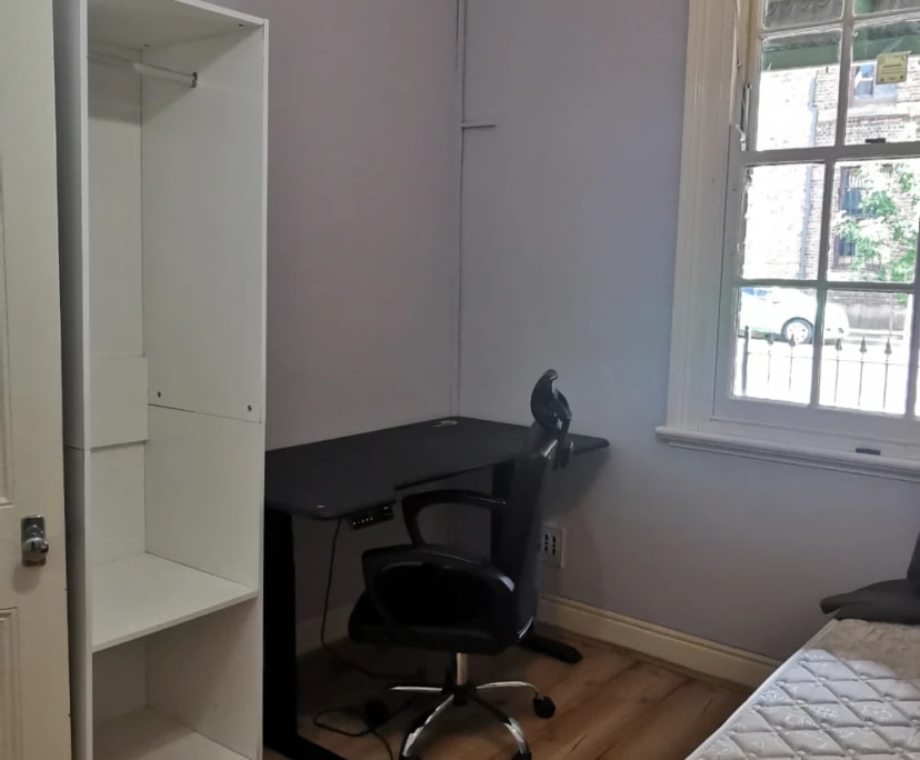 Room in a share house
