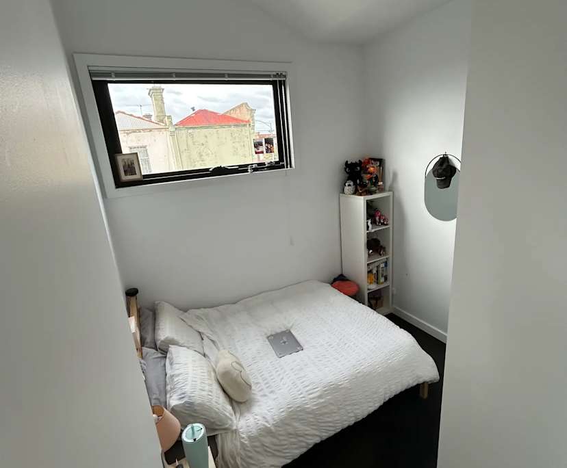 Unfurnished room in a flatshare