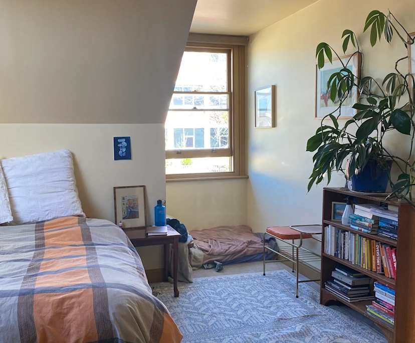 Unfurnished room in a share house