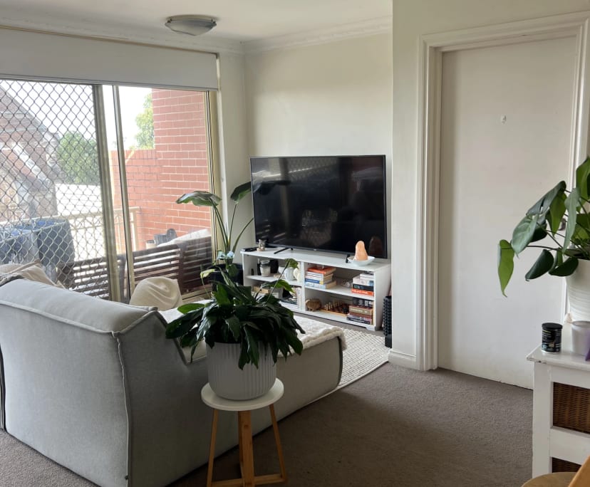 Furnished room with ensuite in a flatshare