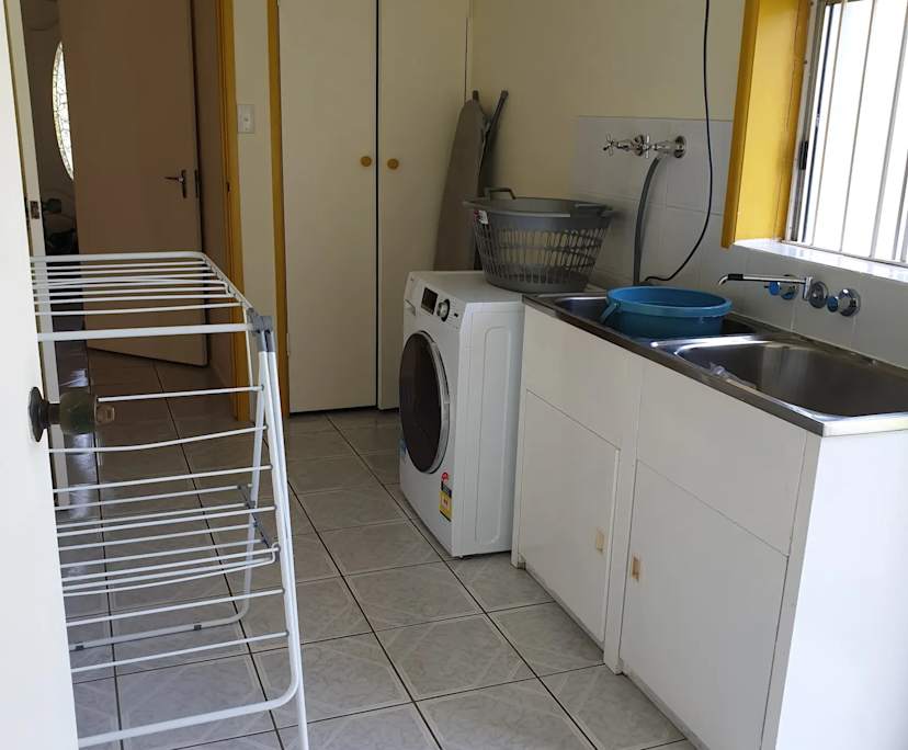 $250, Share-house, 4 bathrooms, Coorparoo QLD 4151