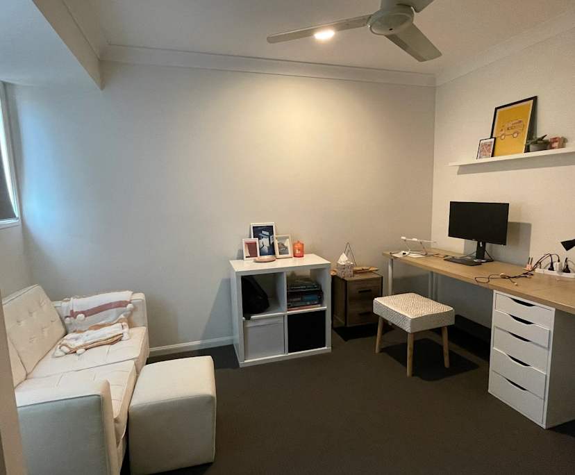 $300, Flatshare, 3 bathrooms, Eight Mile Plains QLD 4113