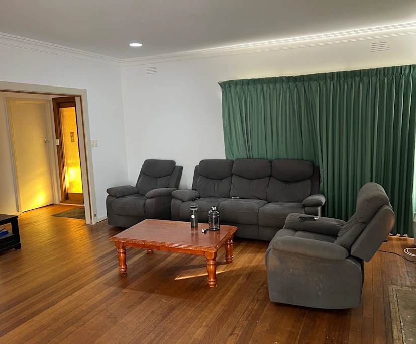 Room in a share house