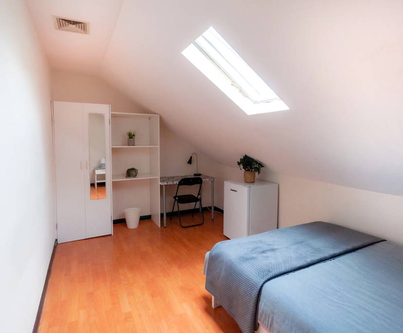 $350, Share-house, 6 bathrooms, Enmore NSW 2042