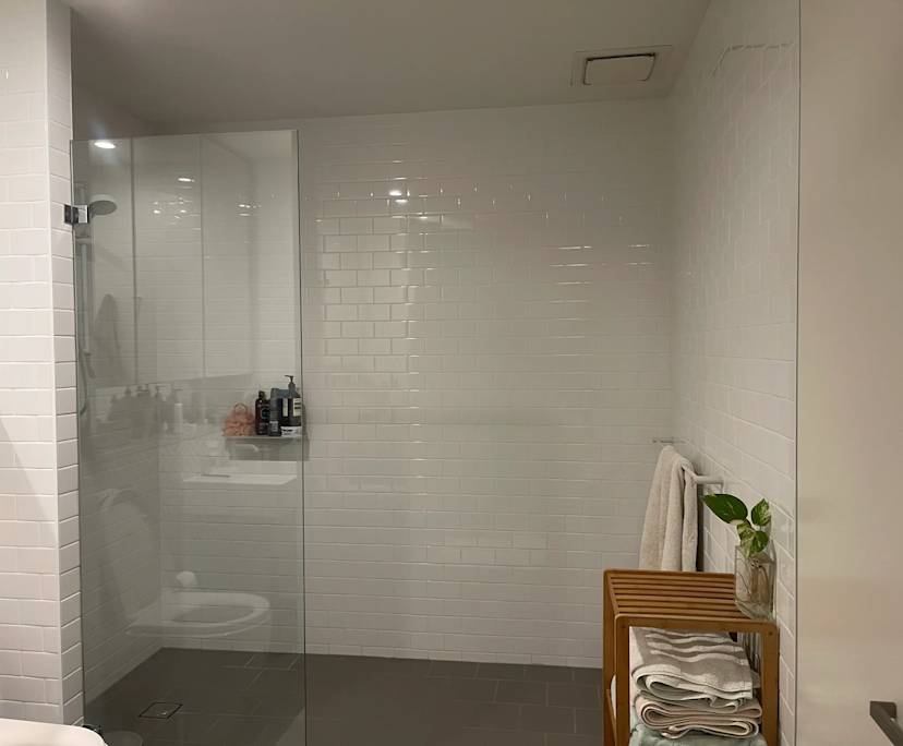 Unfurnished room with ensuite in a flatshare