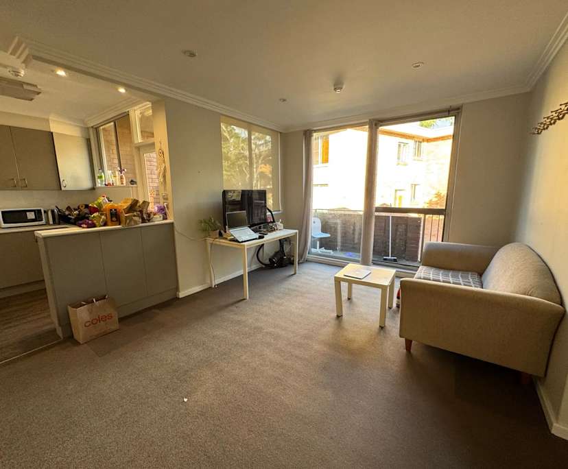 Furnished room in a flatshare