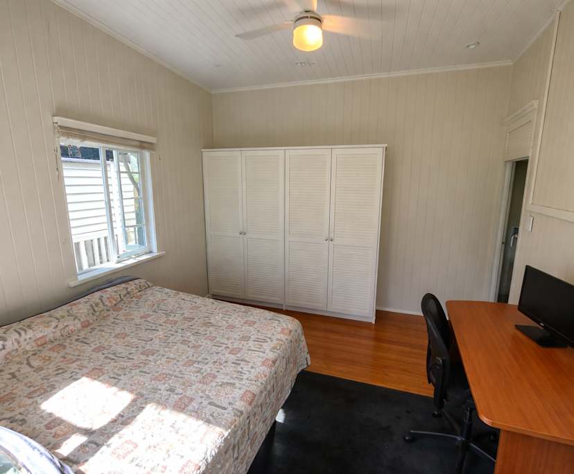 Room in a share house