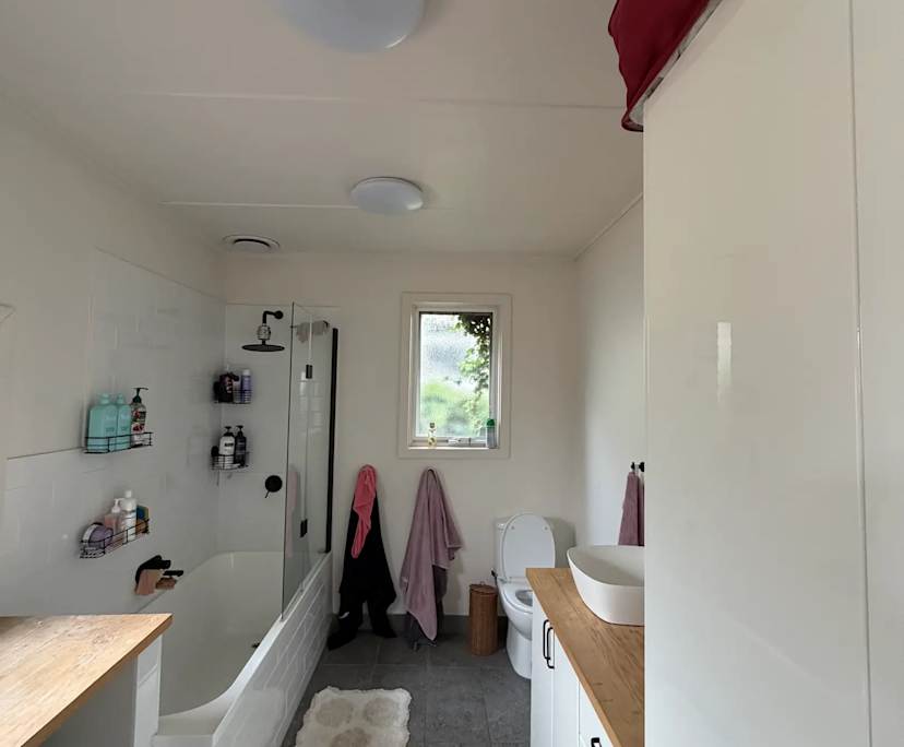 $130, Share-house, 4 bathrooms, Geelong VIC 3220