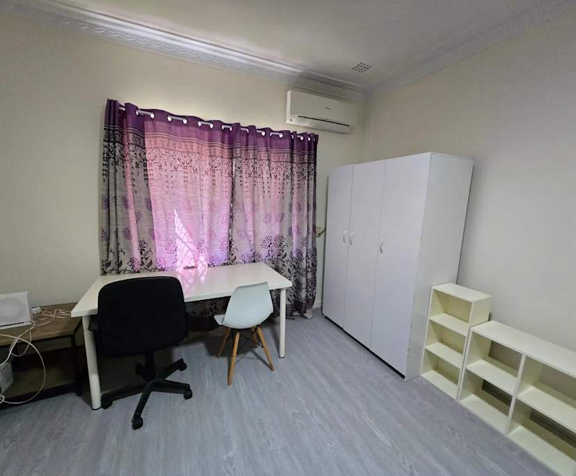 $450, Share-house, 3 bathrooms, Saint James WA 6102