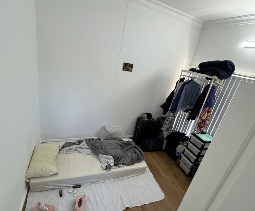 Unfurnished room in a flatshare