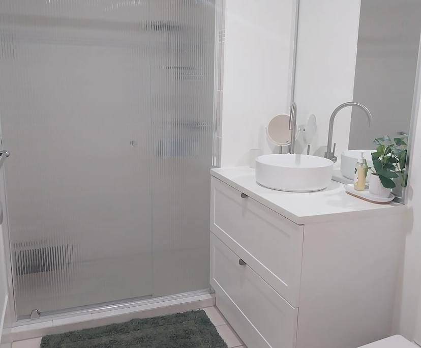 Furnished room with own bathroom