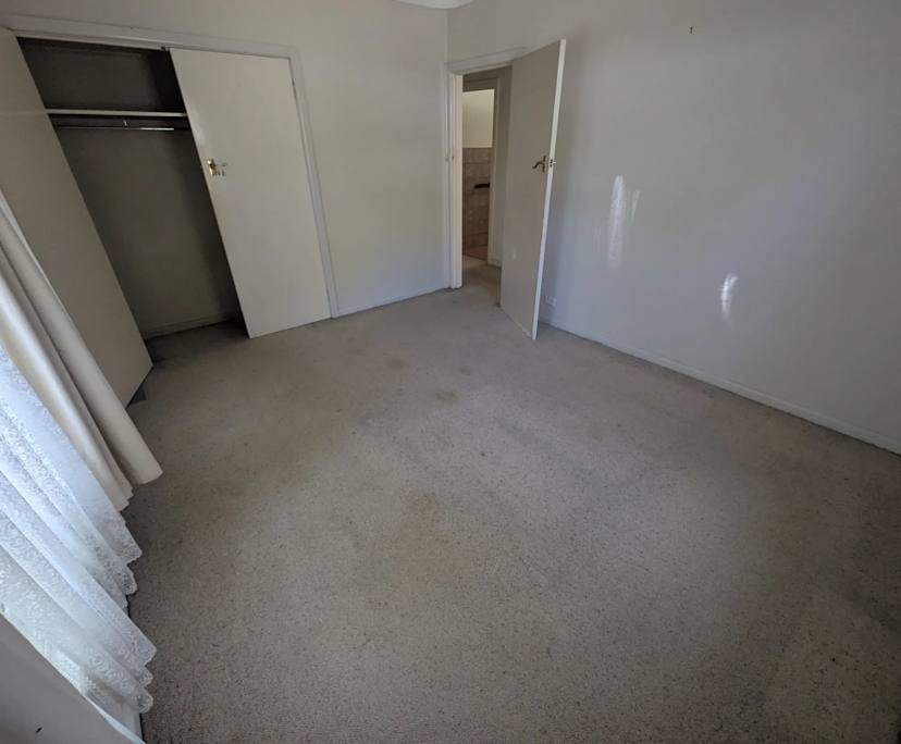 Unfurnished room with own bathroom