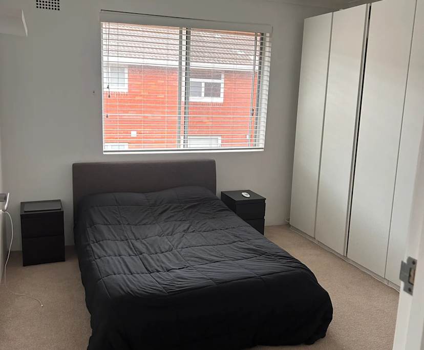 Furnished room in a flatshare