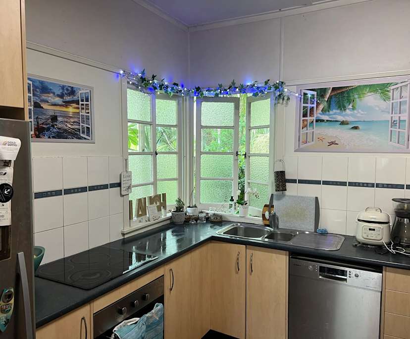 $300, Share-house, 3 bathrooms, Indooroopilly QLD 4068