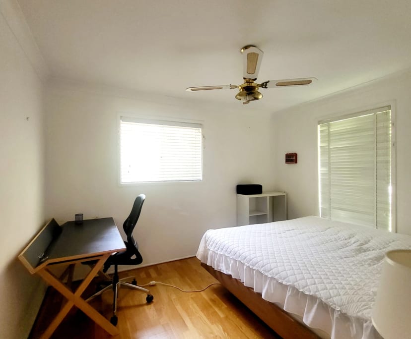 Furnished room in a share house