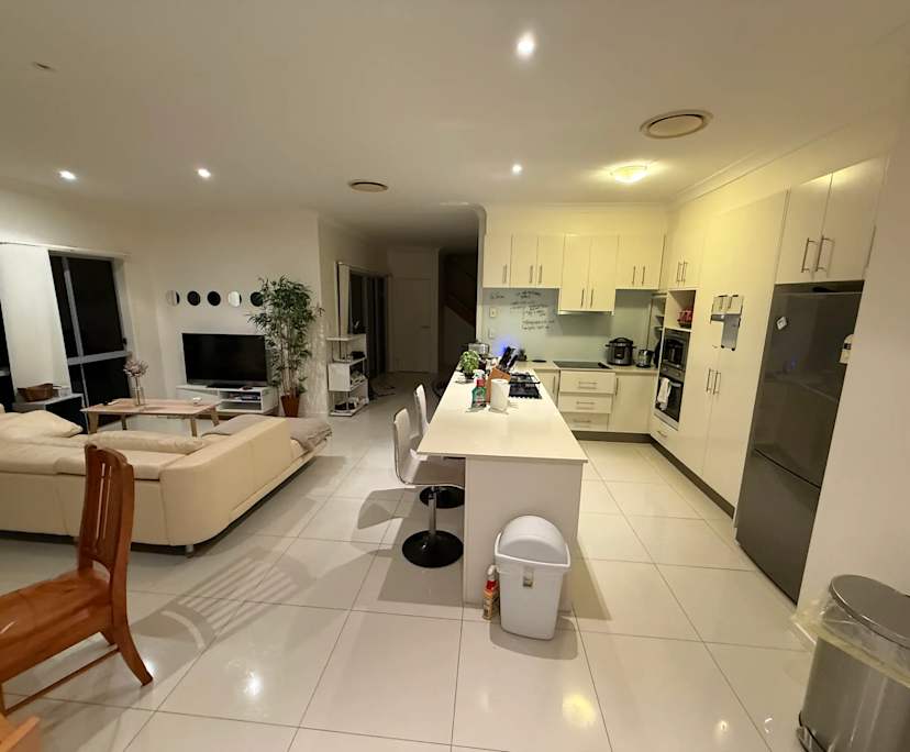 $350, Share-house, 3 bathrooms, Southport QLD 4215