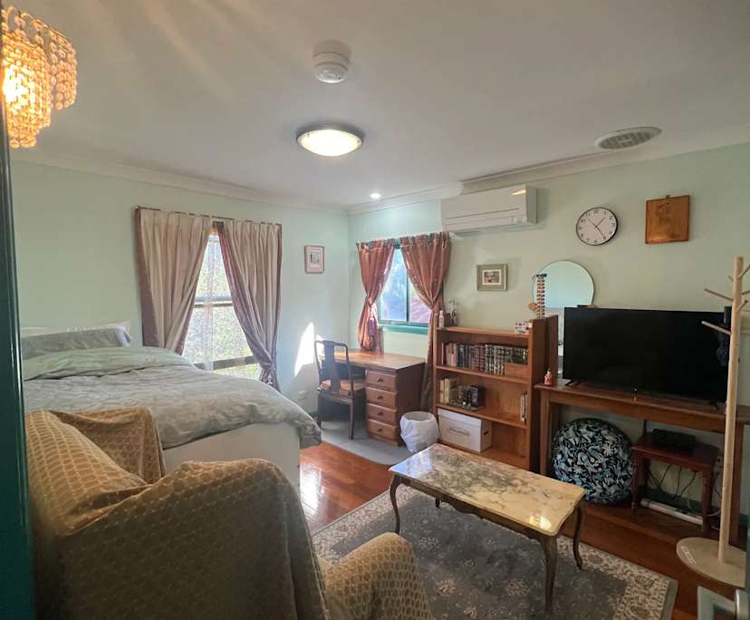 $280, Homestay, 6 bathrooms, Runcorn QLD 4113