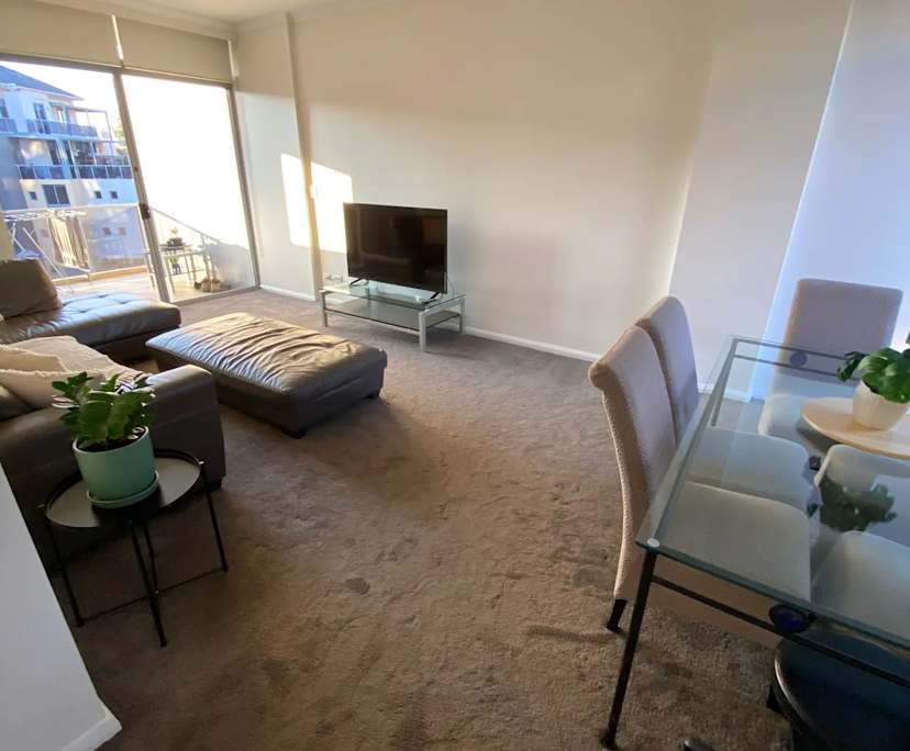 Furnished room with ensuite in a flatshare