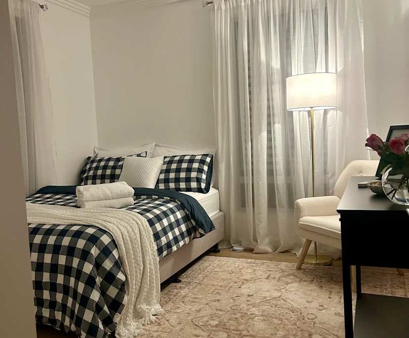 Furnished room in a share house