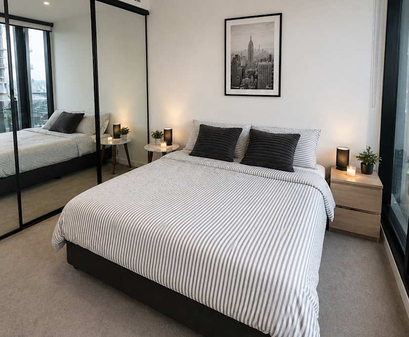 Unfurnished room with own bathroom