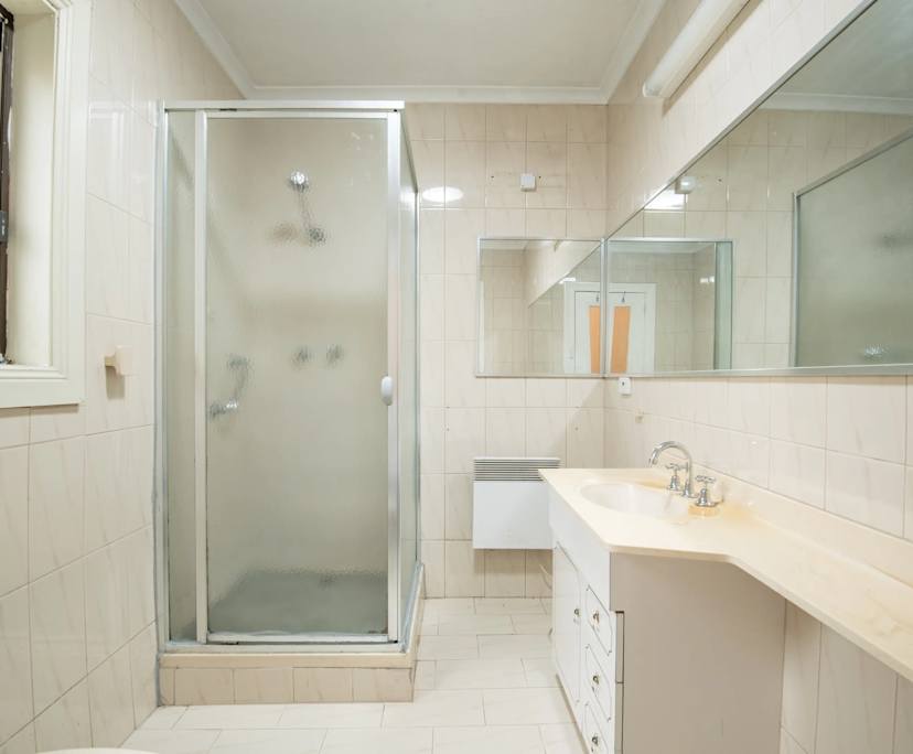 $500, Share-house, 6 bathrooms, Elwood VIC 3184