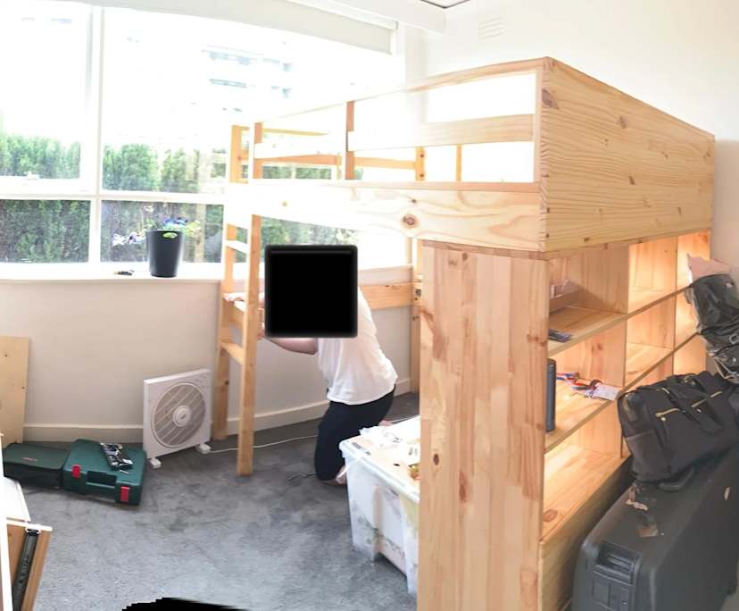 Furnished room in a flatshare