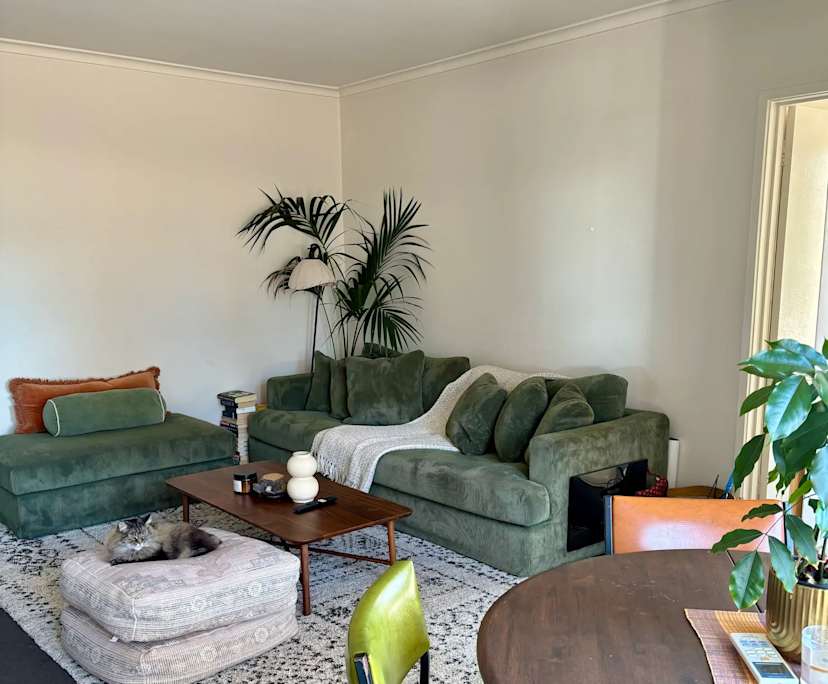 Unfurnished room in a flatshare