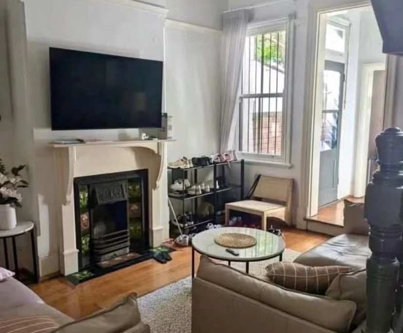 Furnished room in a share house