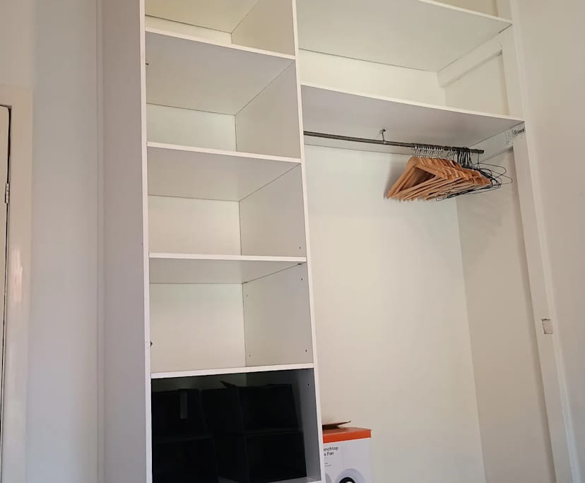 $275, Share-house, 5 bathrooms, Bentleigh VIC 3204