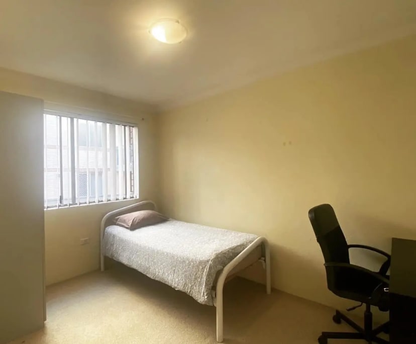 Furnished room in a flatshare