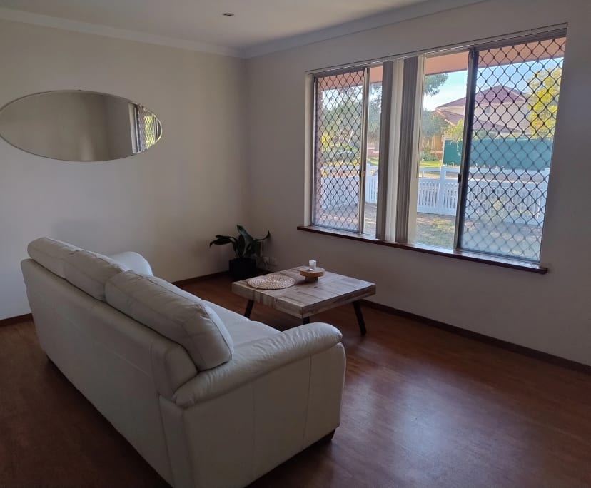 Furnished room in a flatshare