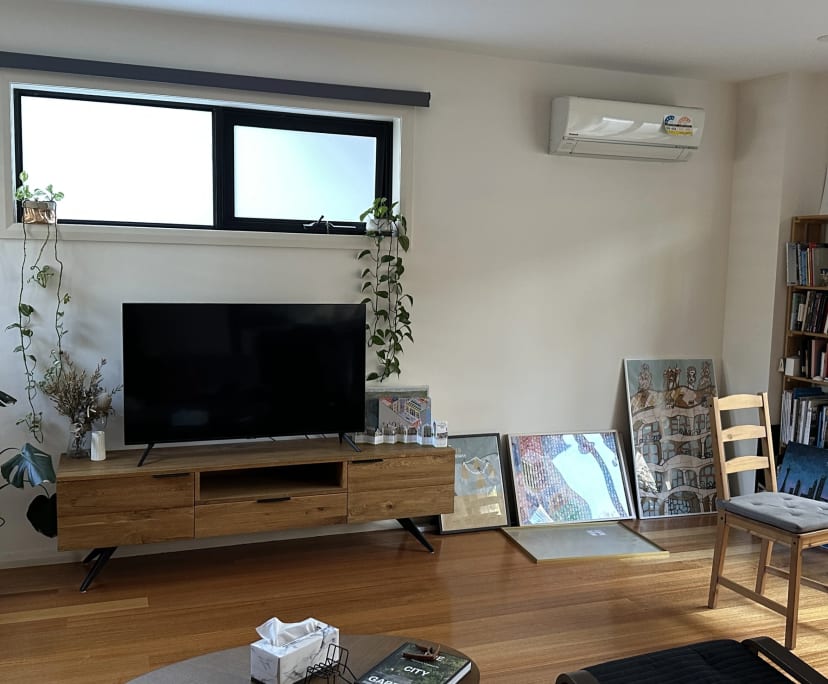 Room in a share house