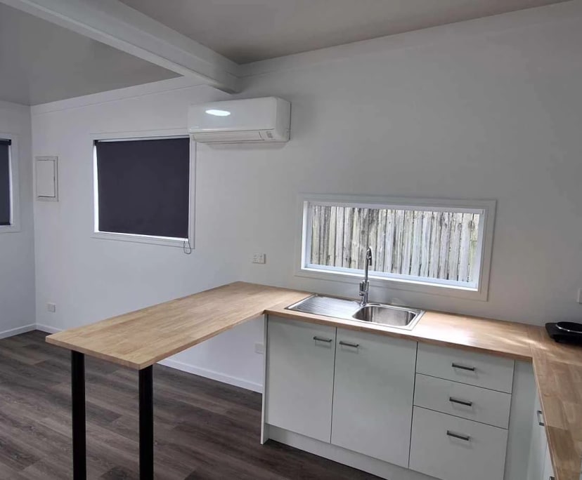 Granny Flat for Rent in Wynnum West, Brisbane 460...